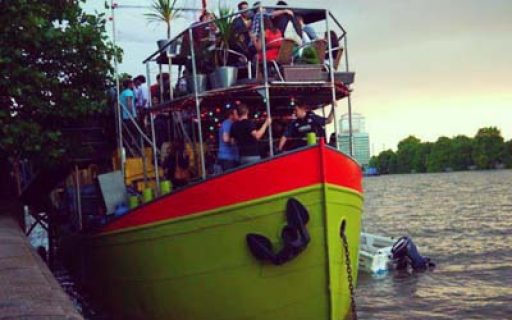 Party night on the Tamesis Dock